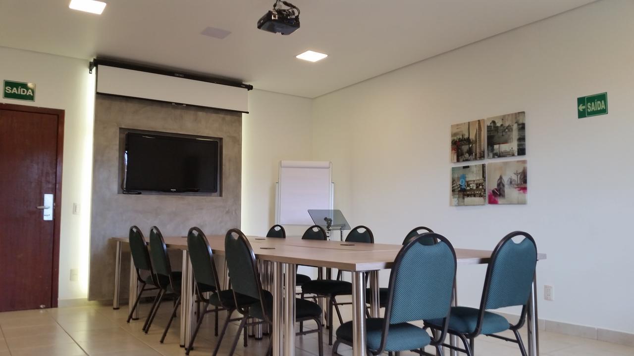 Hotel Das Palmeiras Paracatu Εξωτερικό φωτογραφία