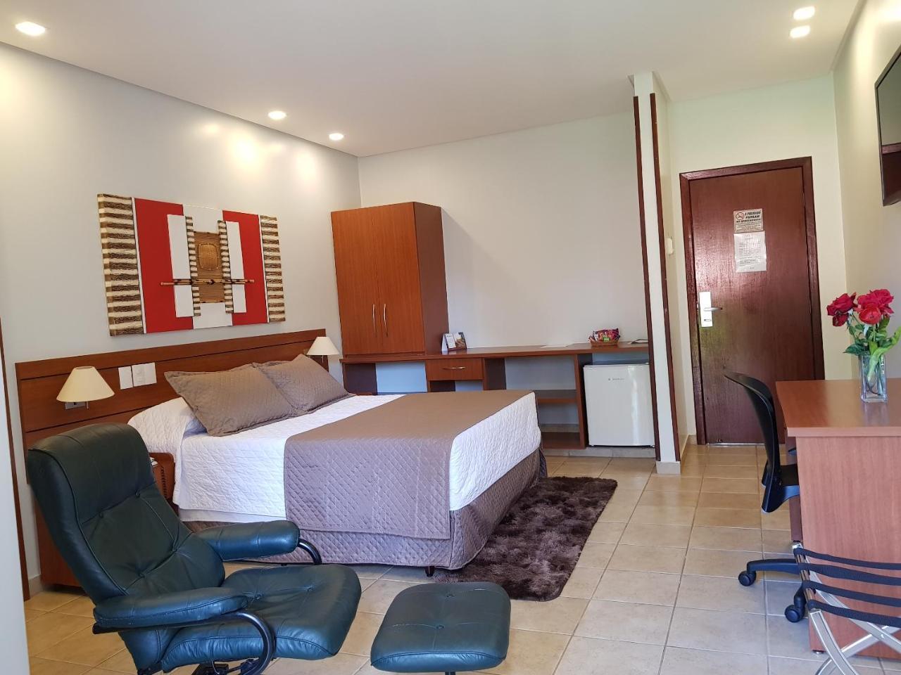 Hotel Das Palmeiras Paracatu Εξωτερικό φωτογραφία