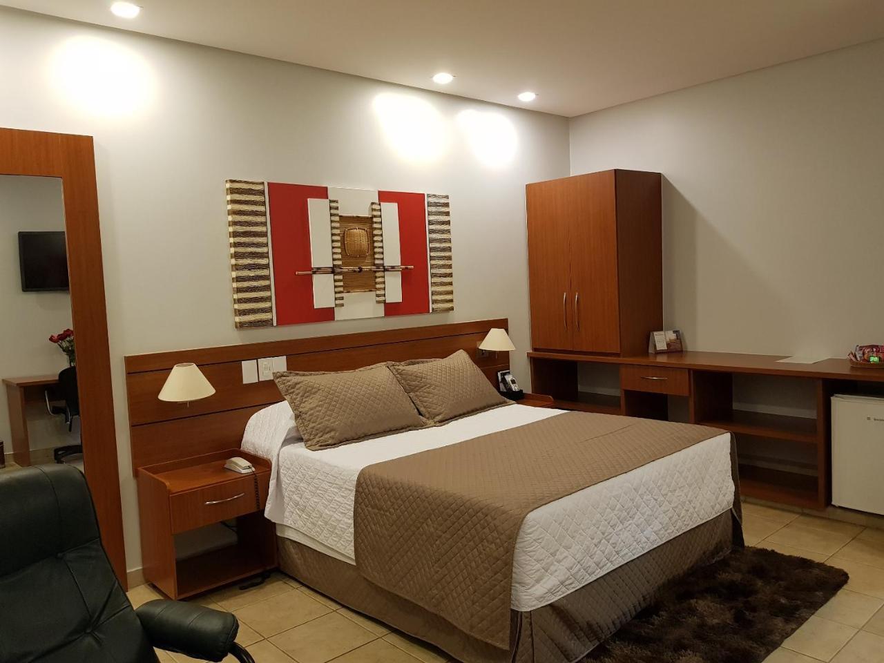 Hotel Das Palmeiras Paracatu Εξωτερικό φωτογραφία